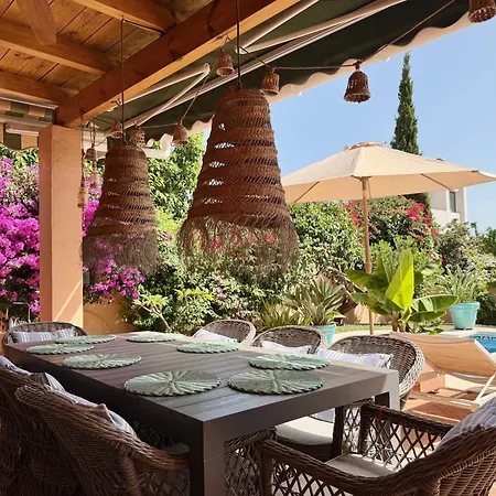 Charming Family Close To Alpesi faház Marbella
