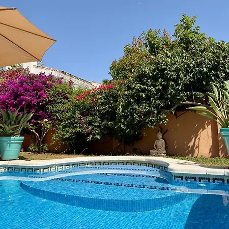 Charming Family Close To Alpesi faház Marbella